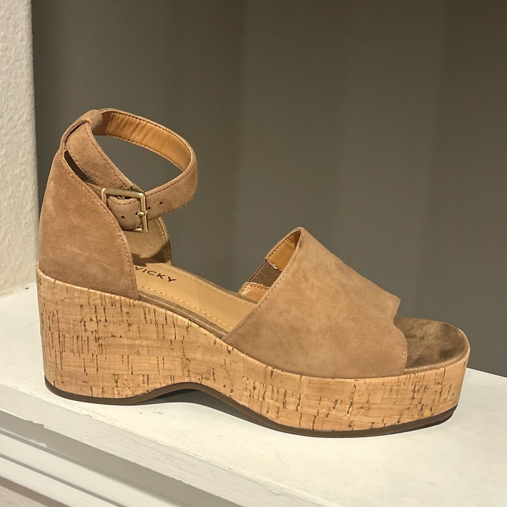 Lisa Vicky Nordstrom Laud Sunflower Cork Wedge Platform Strappy Sandals 7 NEW - Picture 2 of 10